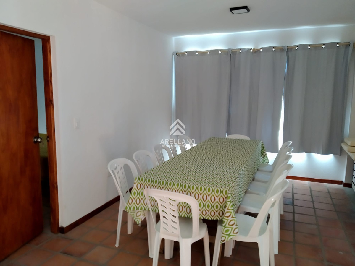 Casa ID.3926 - Casa en venta - ideal para vivir todo el año! Próxima a Colegios y servicios. 