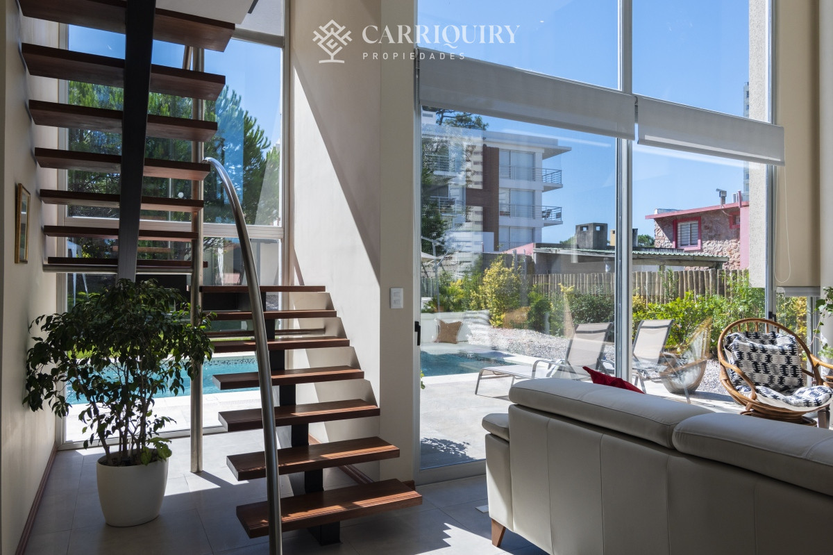 Casa ID.9515 - Casa en Venta Moderna de construccion tradicional, cerca del mar. 