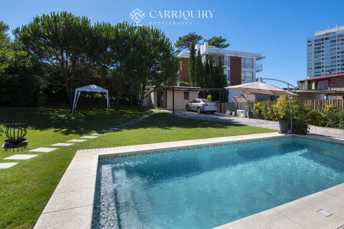Casa ID.9515 - Casa en Venta Moderna de construccion tradicional, cerca del mar. 