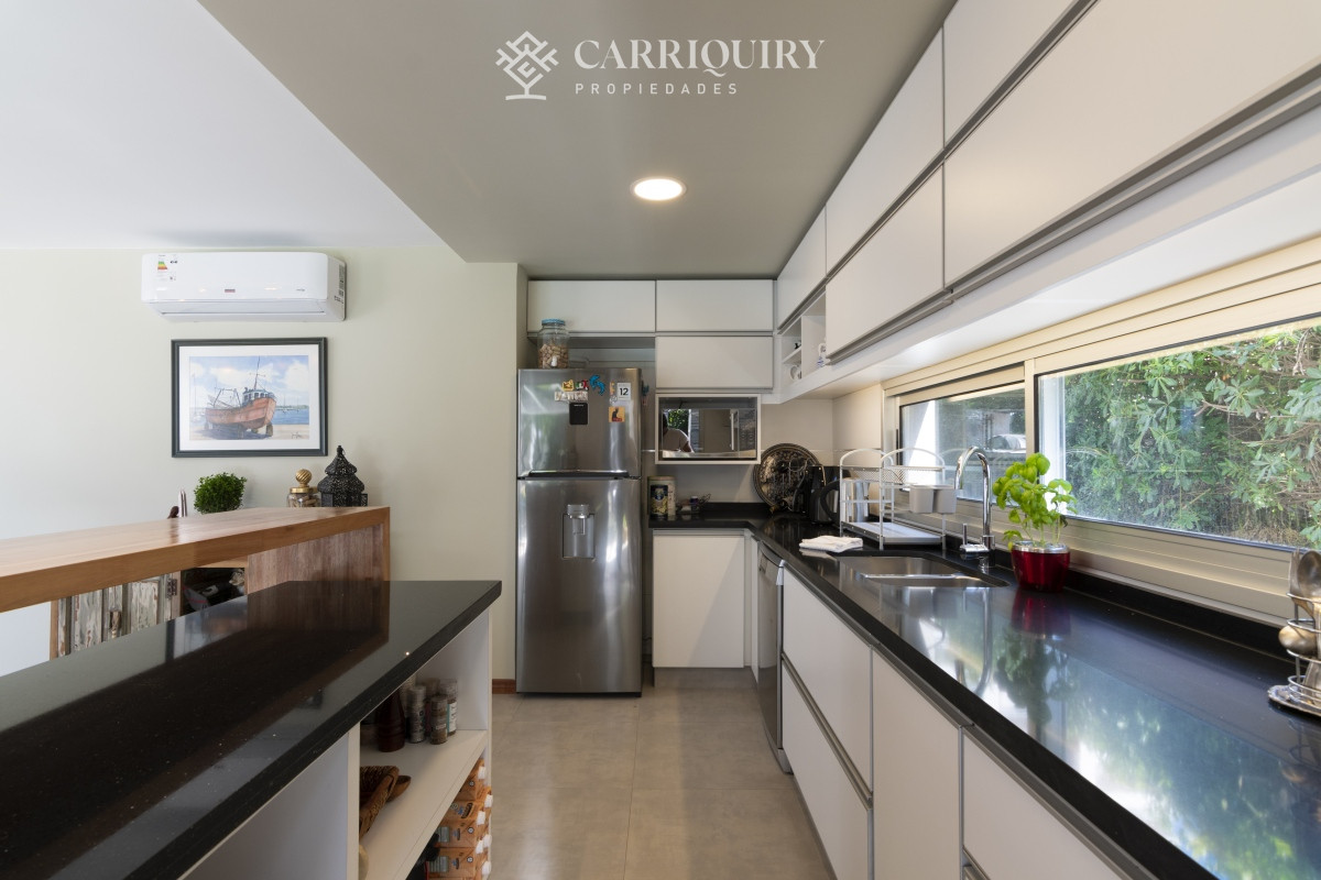 Casa ID.9515 - Casa en Venta Moderna de construccion tradicional, cerca del mar. 