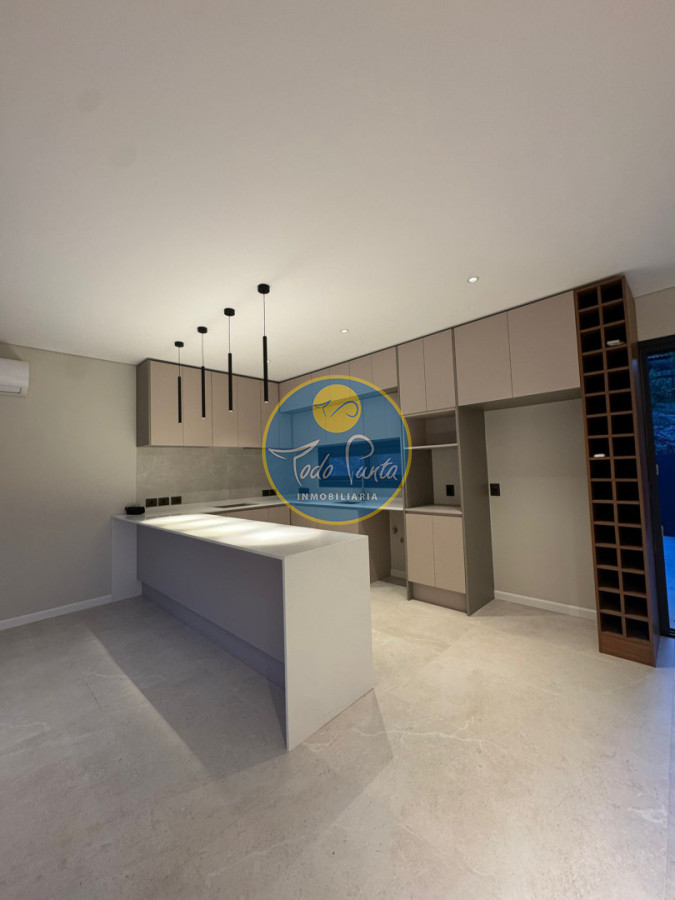 Miniatura de Casa de 3 dormitorios en Club del Lago, Punta del Este | Todo Punta