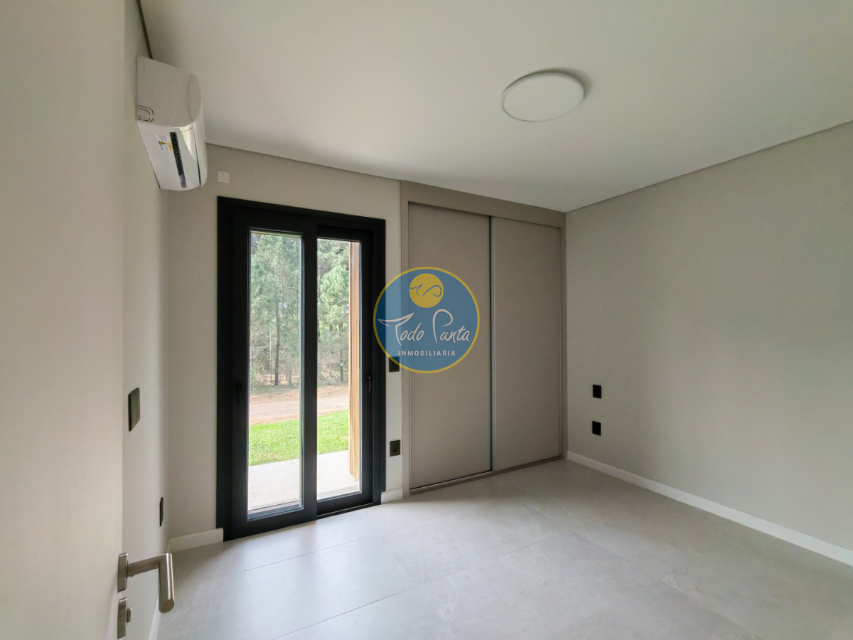 Miniatura de Casa de 3 dormitorios en Club del Lago, Punta del Este | Todo Punta