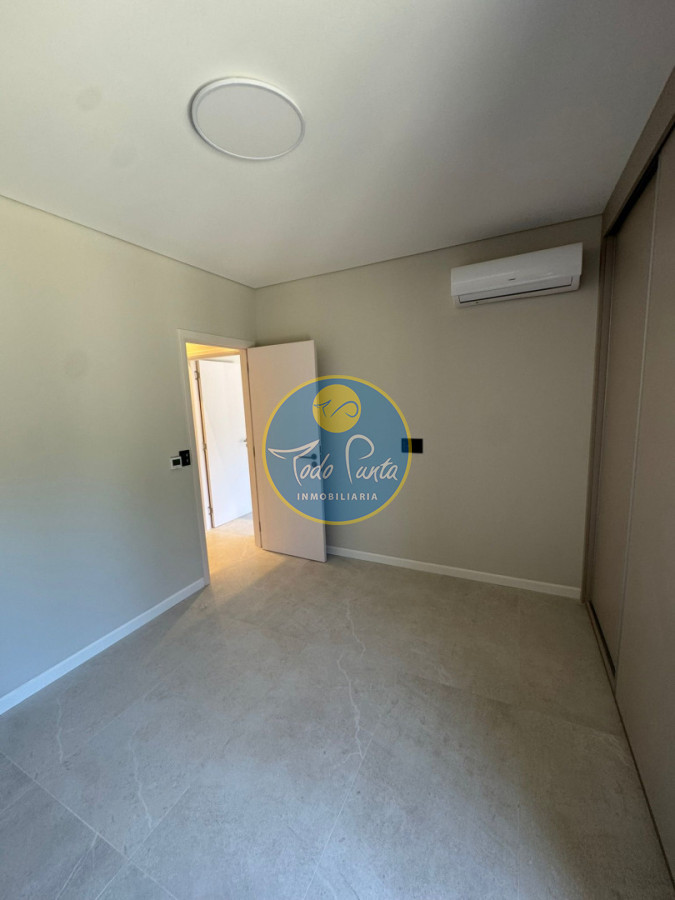 Miniatura de Casa de 3 dormitorios en Club del Lago, Punta del Este | Todo Punta