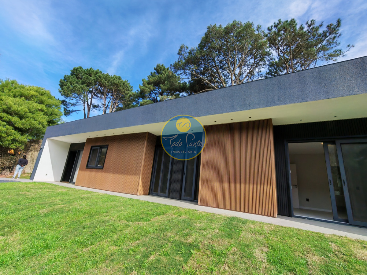 Miniatura de Casa de 3 dormitorios en Club del Lago, Punta del Este | Todo Punta