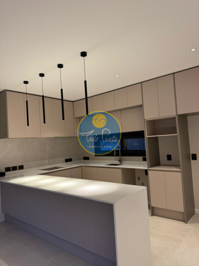 Miniatura de Casa de 3 dormitorios en Club del Lago, Punta del Este | Todo Punta
