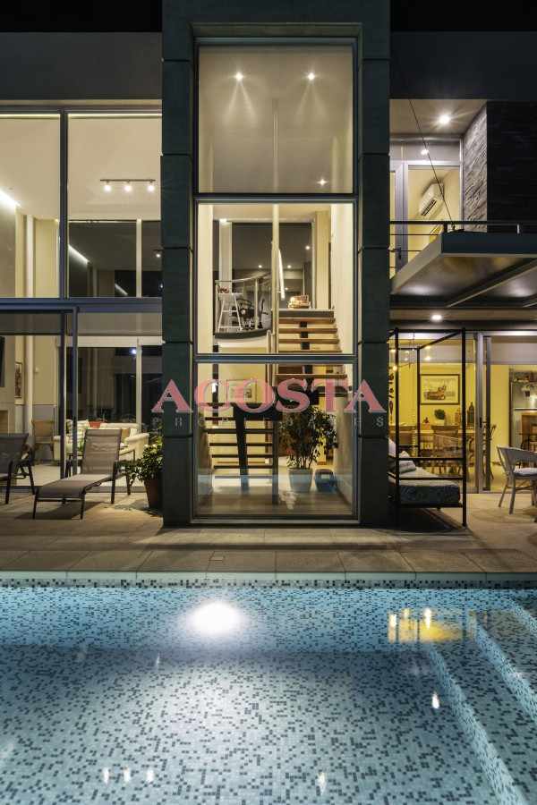 Casa ID.239 - Casa en Venta Moderna de construccion tradicional, cerca del mar. 