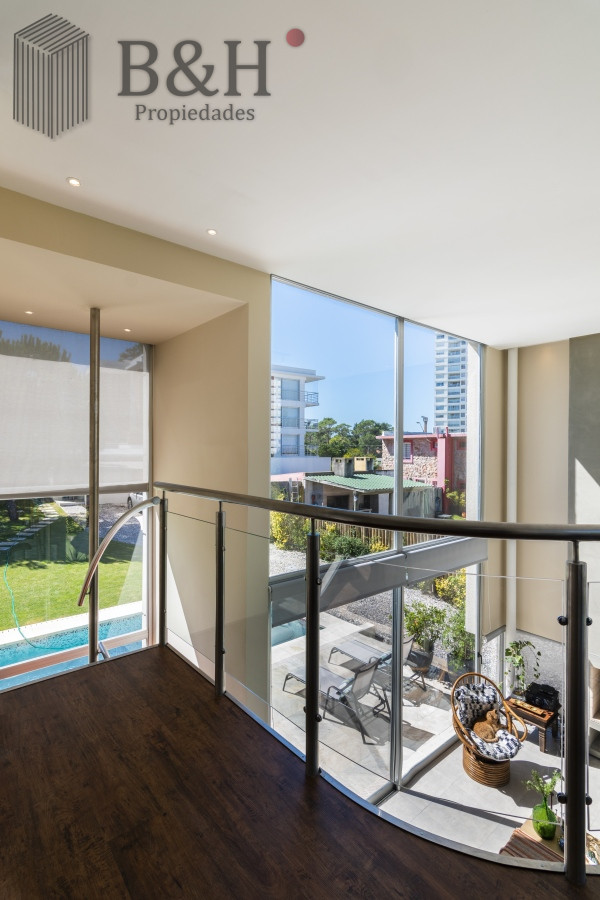 Casa ID.3961 - Casa en Venta Moderna de construccion tradicional, cerca del mar. 