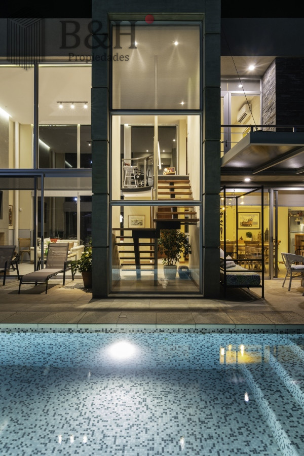 Casa ID.3961 - Casa en Venta Moderna de construccion tradicional, cerca del mar. 