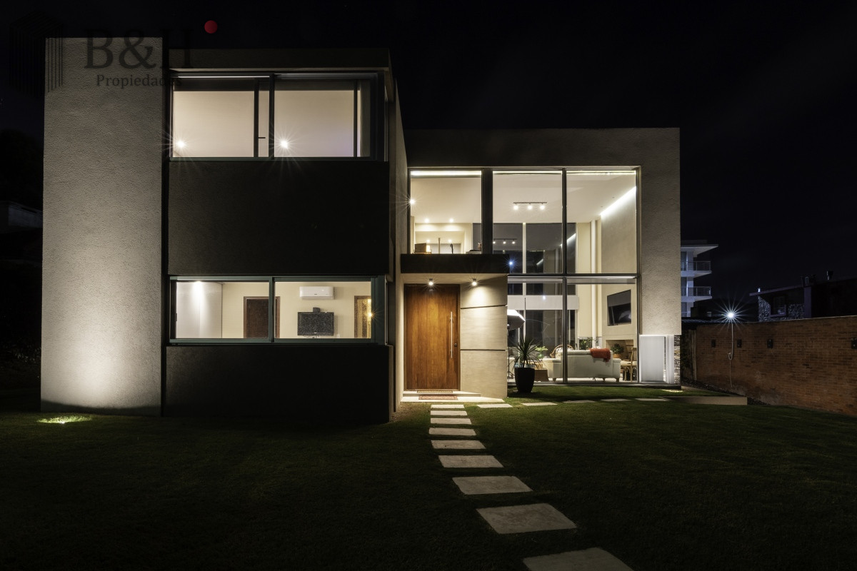 Casa ID.3961 - Casa en Venta Moderna de construccion tradicional, cerca del mar. 