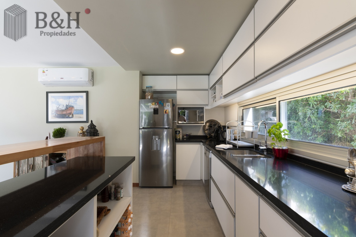 Casa ID.3961 - Casa en Venta Moderna de construccion tradicional, cerca del mar. 