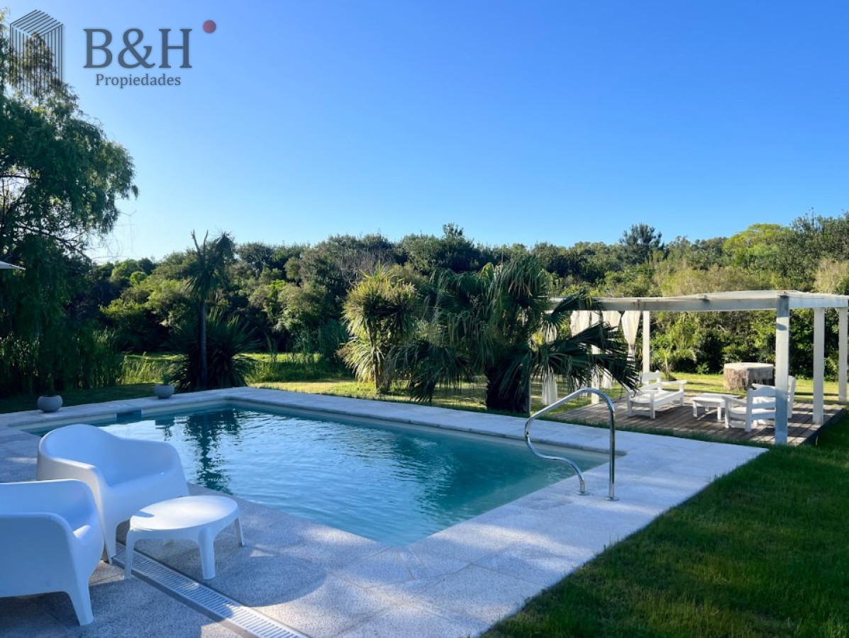 Chacra ID.7505 - Chacra con Piscina Climatizada - Naturaleza, Confort y Diseño en un Solo Lugar