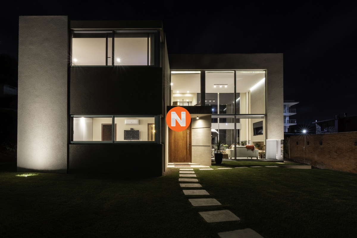Casa Ref.225677 - Casa en Venta Moderna de construccion tradicional, cerca del mar. 
