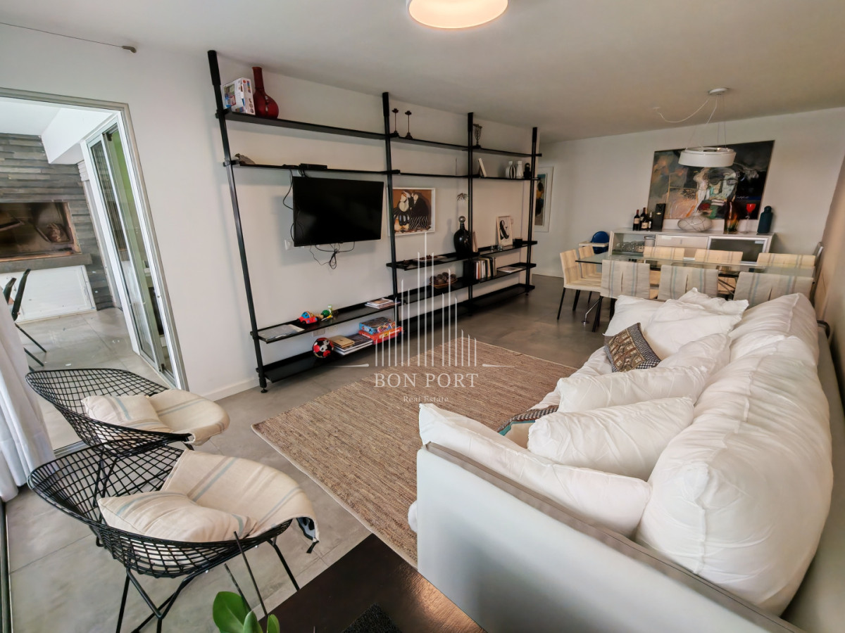 Apartamento ID.202 - Departamento de 3 dorm. playa mansa con Barbacoa propia.