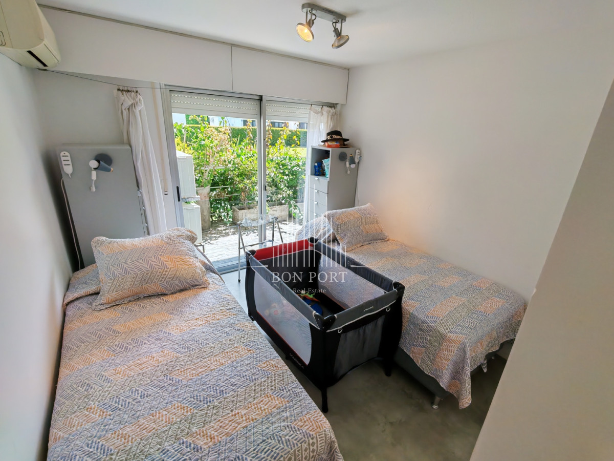 Apartamento ID.202 - Departamento de 3 dorm. playa mansa con Barbacoa propia.