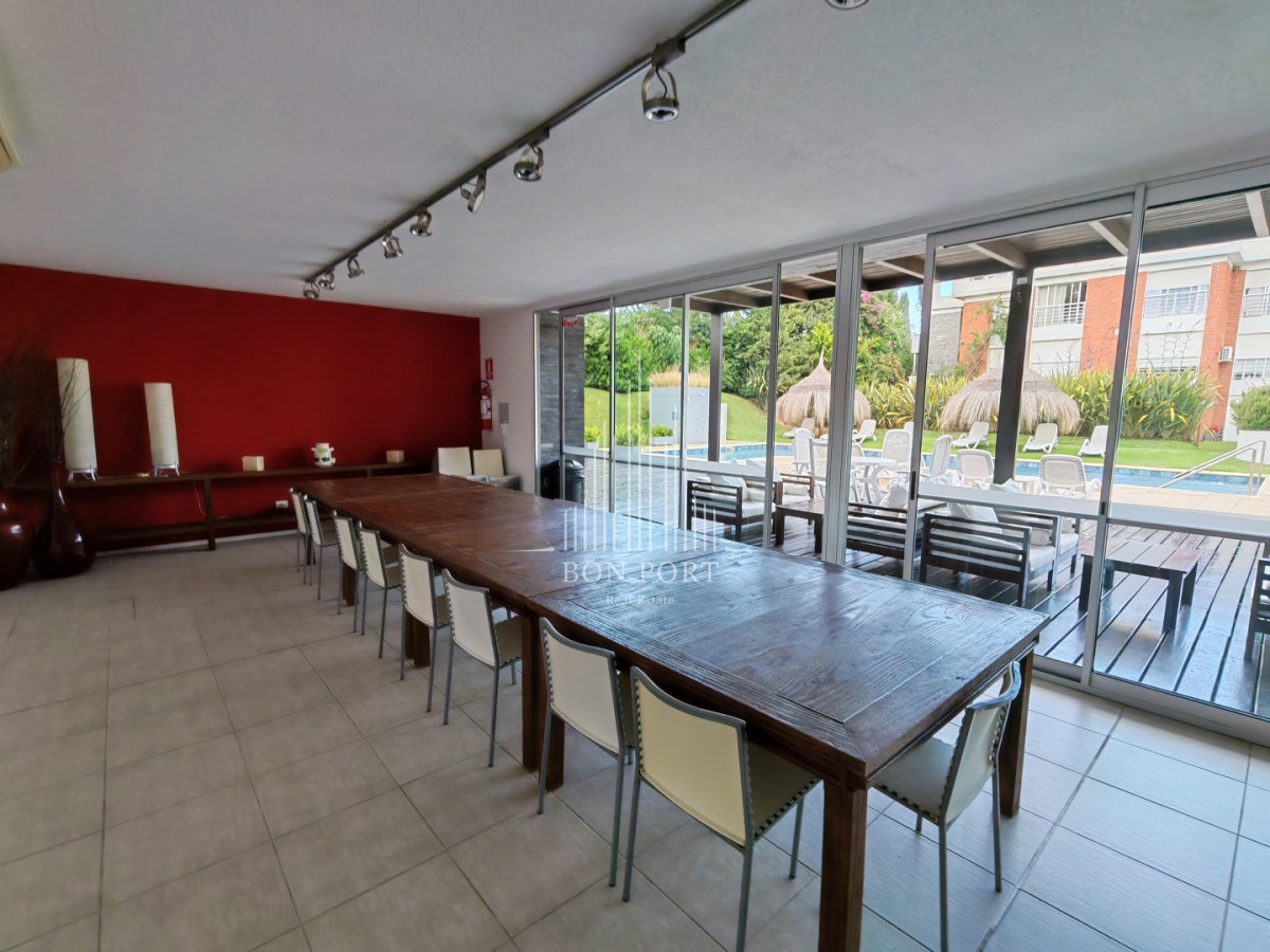 Apartamento ID.202 - Departamento de 3 dorm. playa mansa con Barbacoa propia.