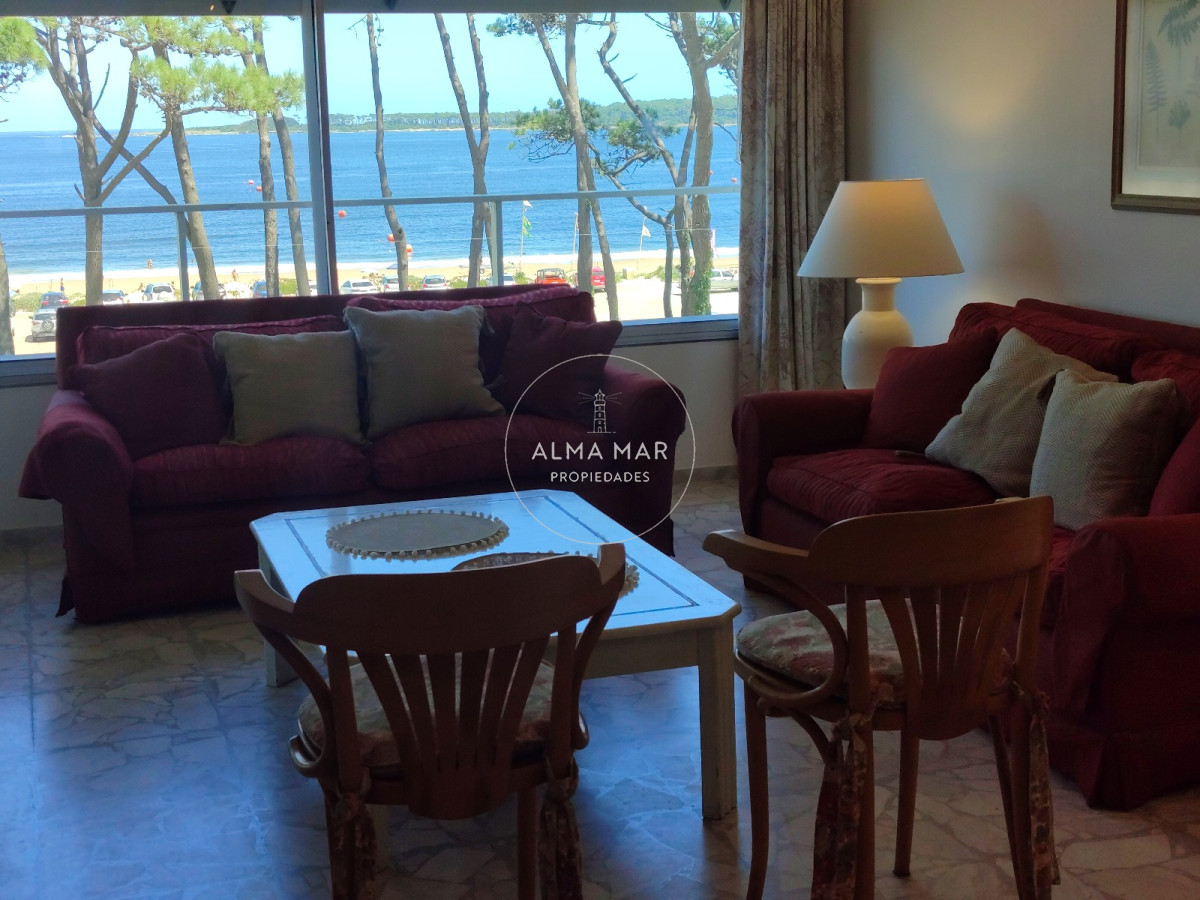 Apartamento ID.1342 - Playa Mansa. Frente al mar. 