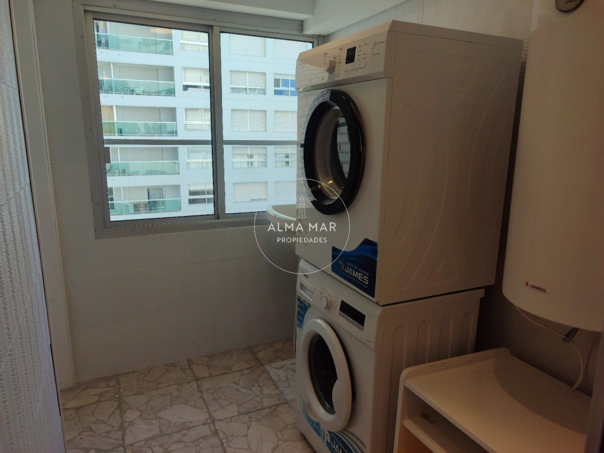 Apartamento ID.1342 - Playa Mansa. Frente al mar. 