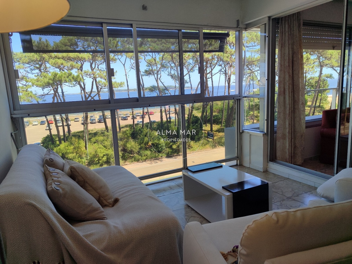 Apartamento ID.1342 - Playa Mansa. Frente al mar. 