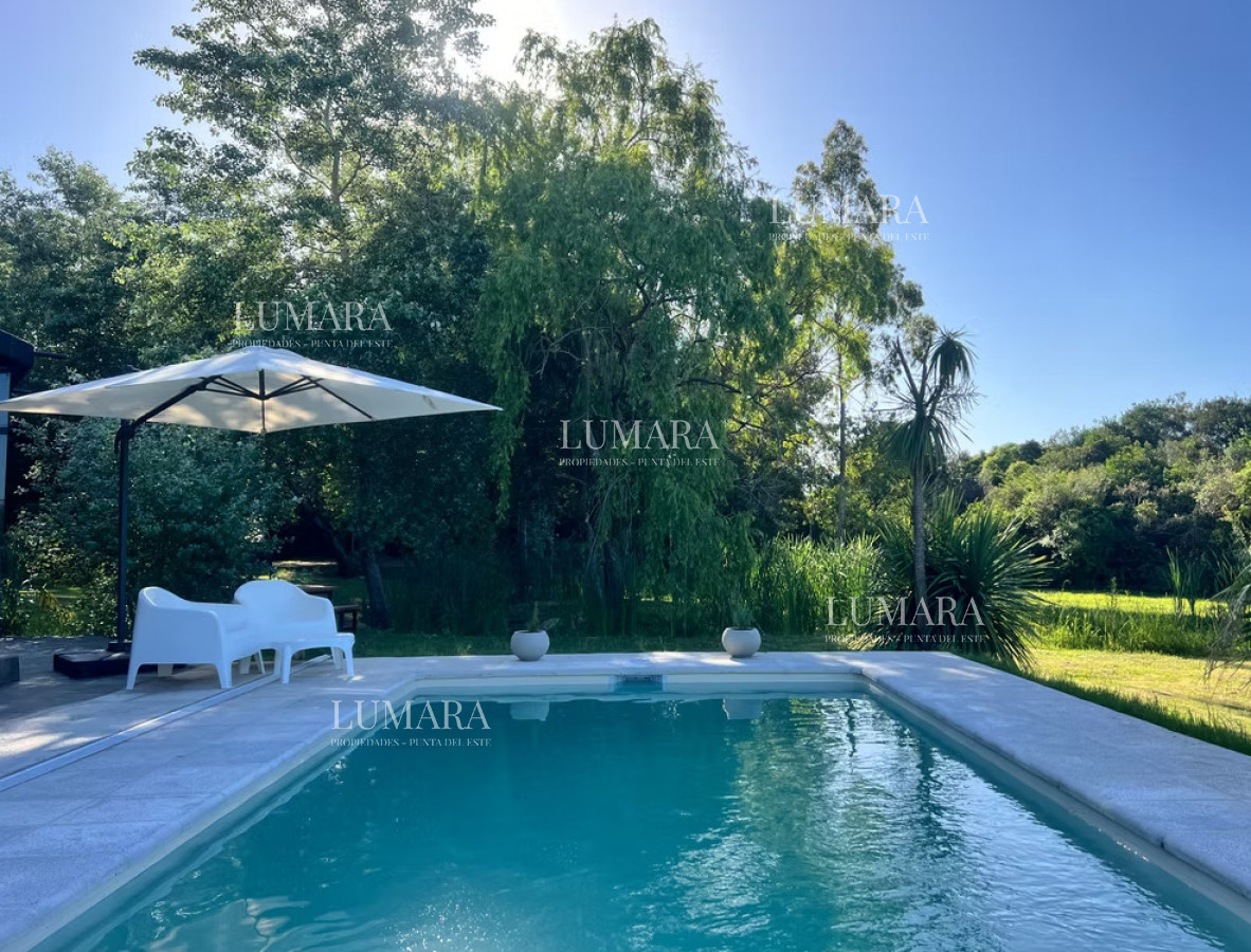 Chacra ID.3234 - Chacra con Piscina Climatizada - Naturaleza, Confort y Diseño en un Solo Lugar