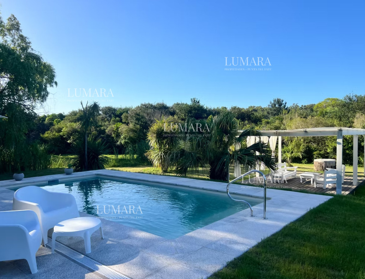 Chacra ID.3234 - Chacra con Piscina Climatizada - Naturaleza, Confort y Diseño en un Solo Lugar