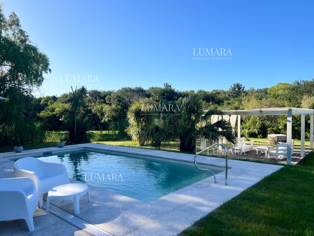 Chacra ID.3234 - Chacra con Piscina Climatizada - Naturaleza, Confort y Diseño en un Solo Lugar