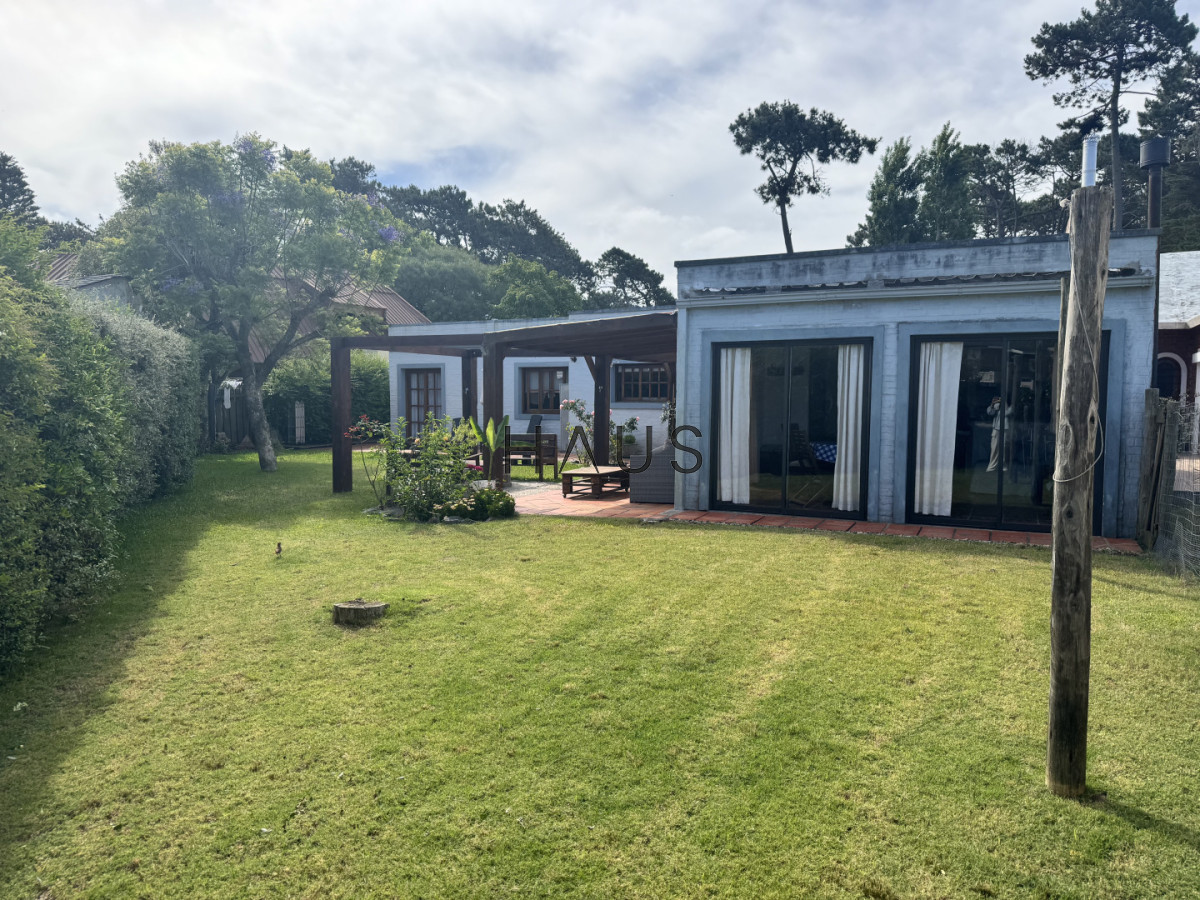 Casa ID.565 - Jardines de Cordoba.  casa de 3 dorm. Venta