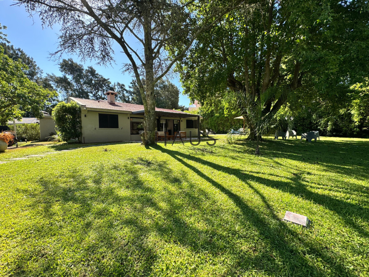 Casa ID.588 - Casa zona residencial Punta del Este 