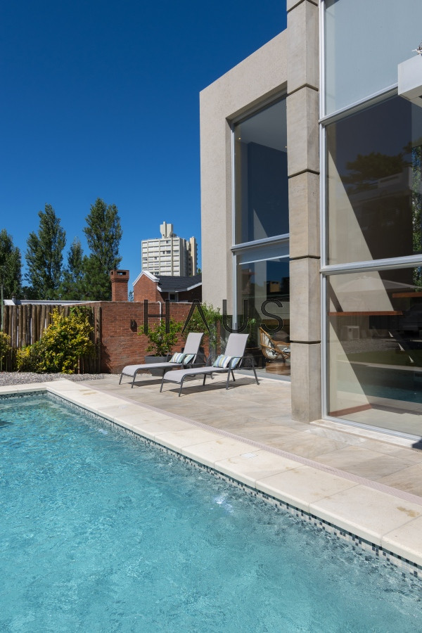 Casa ID.589 - Casa en Venta Moderna de construccion tradicional, cerca del mar. 