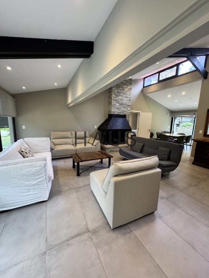 Casa ID.588 - Casa zona residencial Punta del Este 