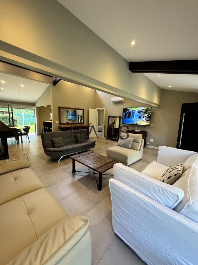 Casa ID.588 - Casa zona residencial Punta del Este 