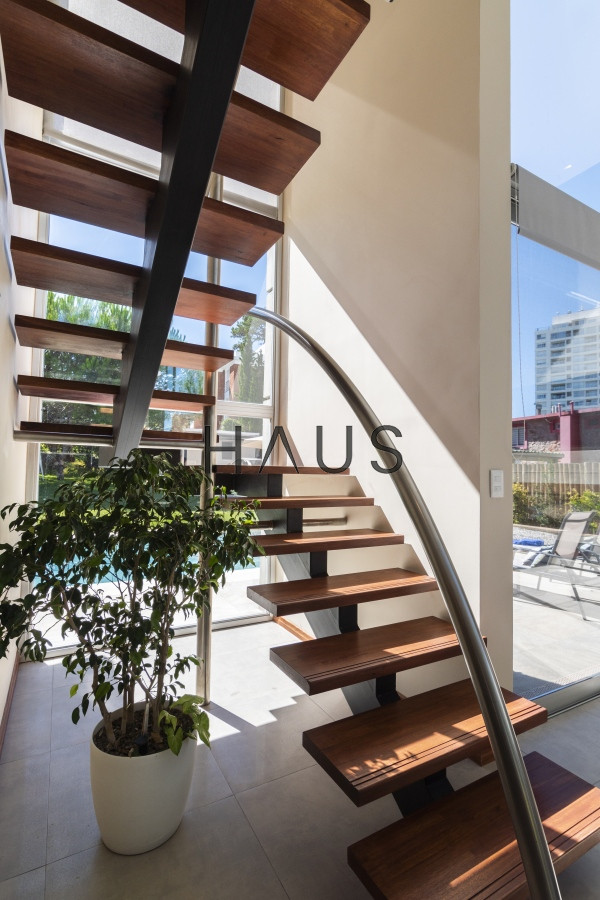 Casa ID.589 - Casa en Venta Moderna de construccion tradicional, cerca del mar. 