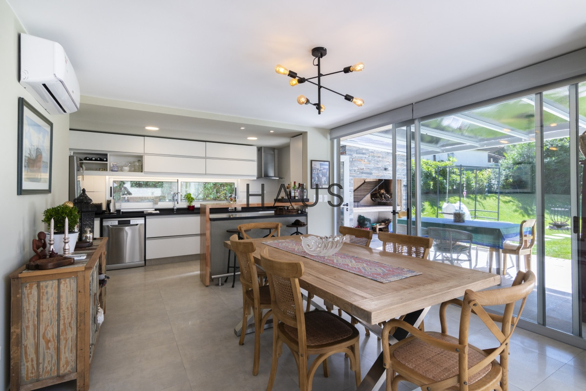 Casa ID.589 - Casa en Venta Moderna de construccion tradicional, cerca del mar. 