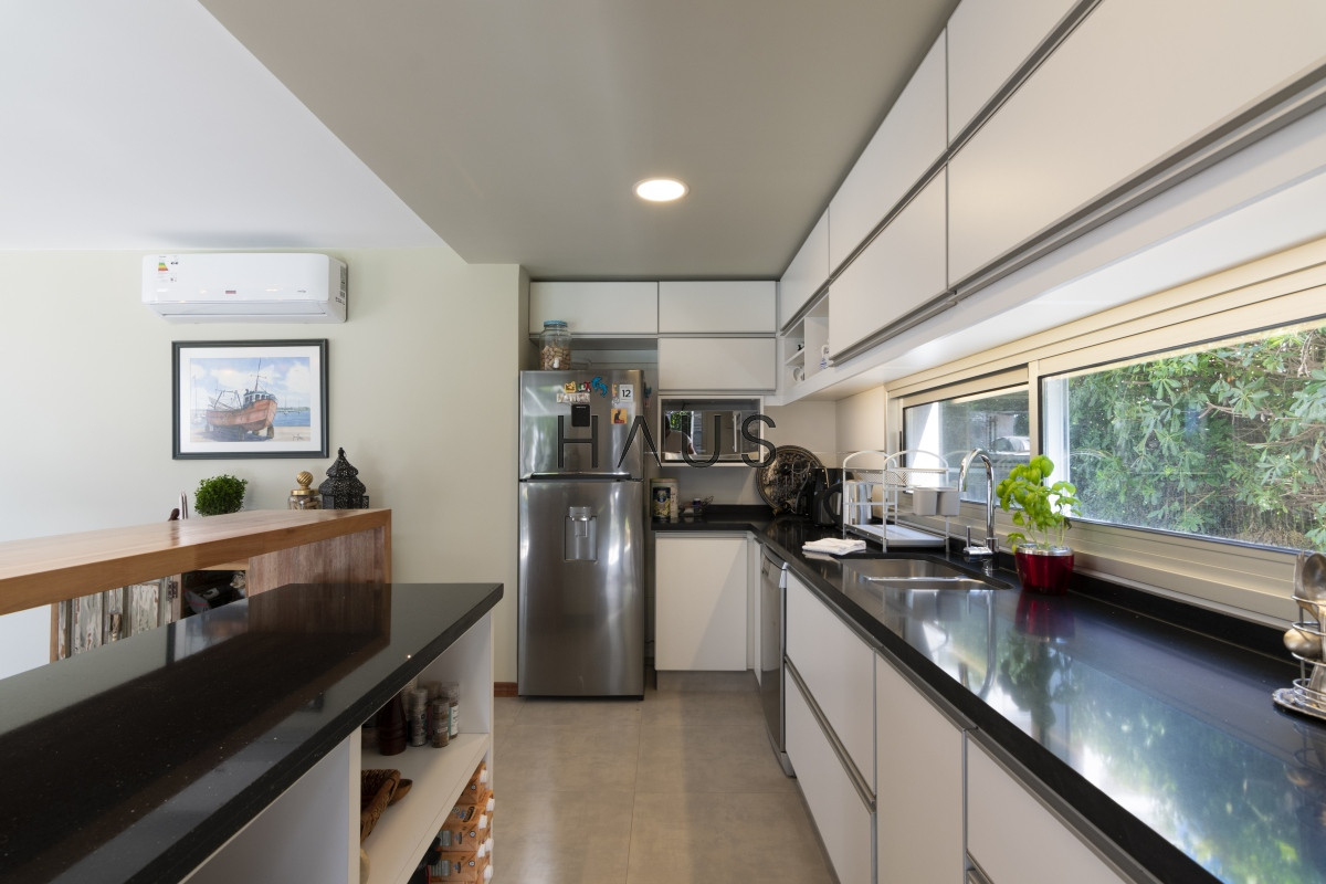 Casa ID.589 - Casa en Venta Moderna de construccion tradicional, cerca del mar. 