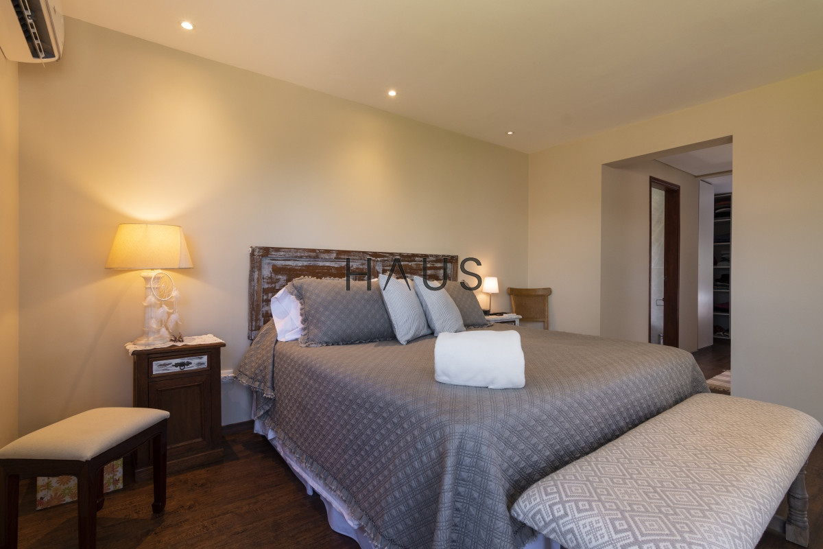 Casa ID.589 - Casa en Venta Moderna de construccion tradicional, cerca del mar. 