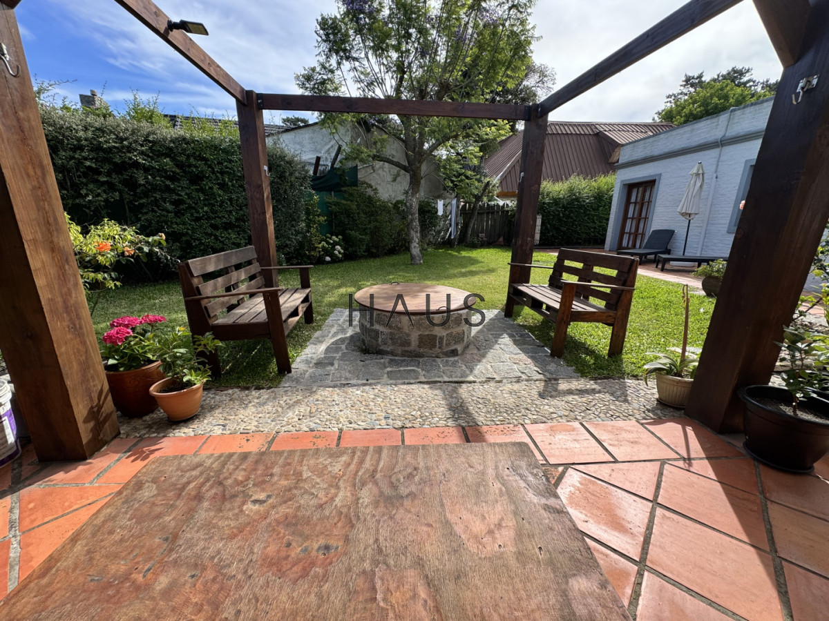 Casa ID.565 - Jardines de Cordoba.  casa de 3 dorm. Venta