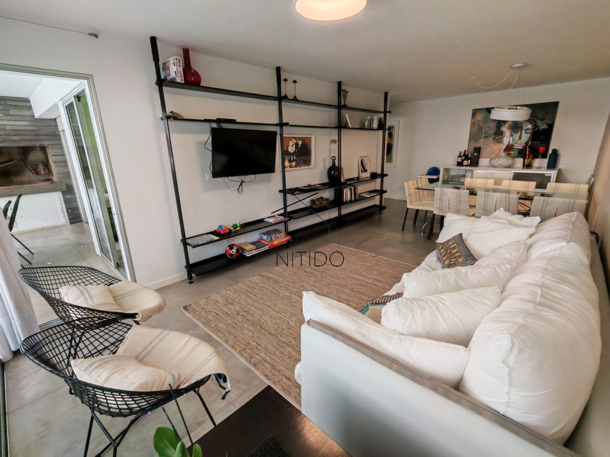 Apartamento ID.547 - Departamento de 3 dorm. playa mansa con Barbacoa propia.