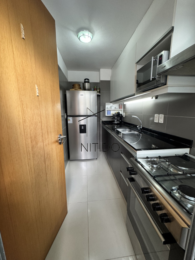 Apartamento ID.504 - A pasos del mar en Playa Mansa - 1 dormitorio con parrillero