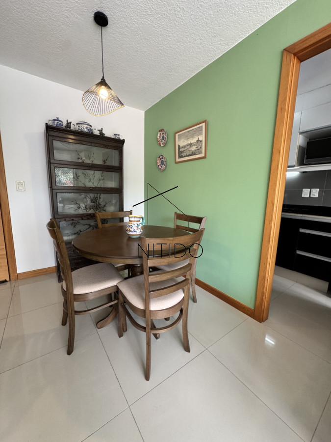 Apartamento ID.504 - A pasos del mar en Playa Mansa - 1 dormitorio con parrillero