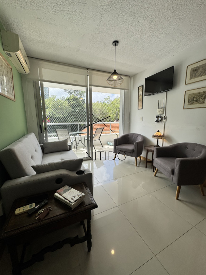 Apartamento ID.504 - A pasos del mar en Playa Mansa - 1 dormitorio con parrillero