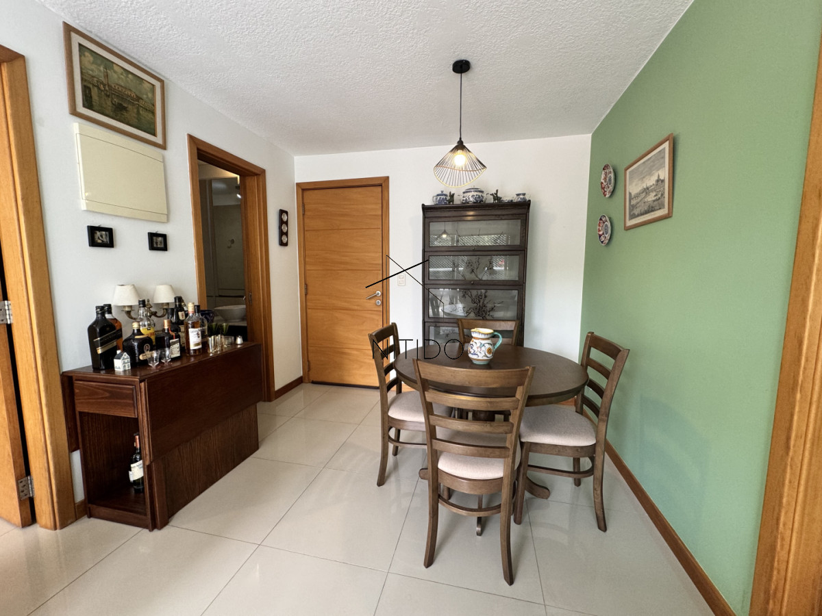 Apartamento ID.504 - A pasos del mar en Playa Mansa - 1 dormitorio con parrillero