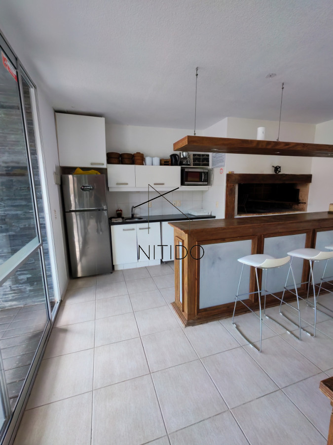 Apartamento ID.547 - Departamento de 3 dorm. playa mansa con Barbacoa propia.