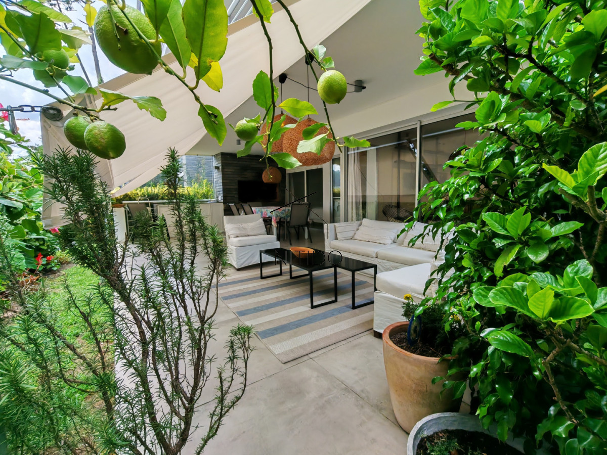 Apartamento ID.547 - Departamento de 3 dorm. playa mansa con Barbacoa propia.