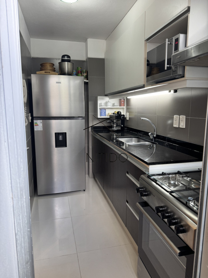 Apartamento ID.504 - A pasos del mar en Playa Mansa - 1 dormitorio con parrillero