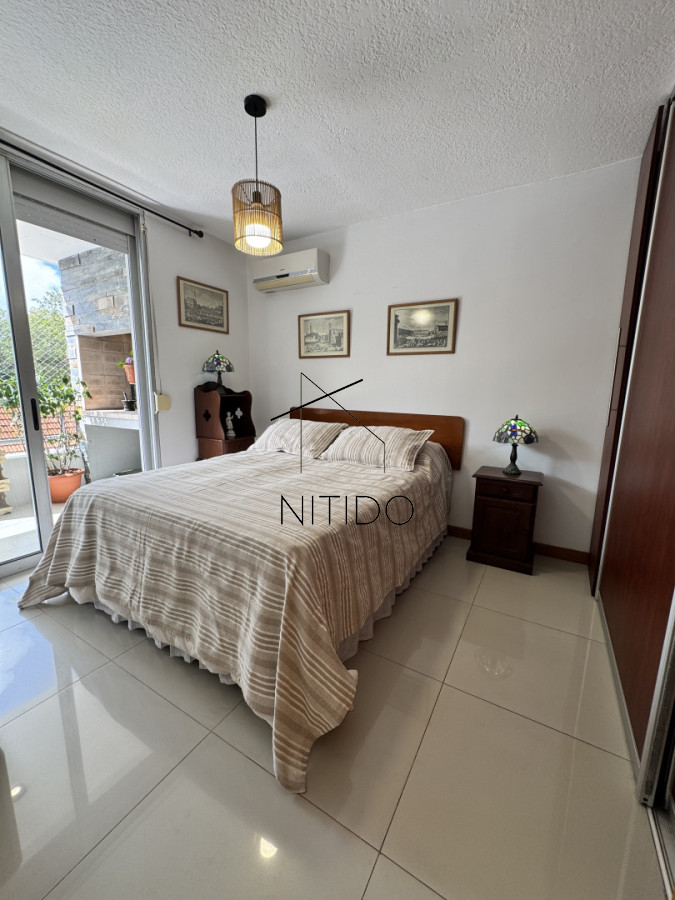 Apartamento ID.504 - A pasos del mar en Playa Mansa - 1 dormitorio con parrillero