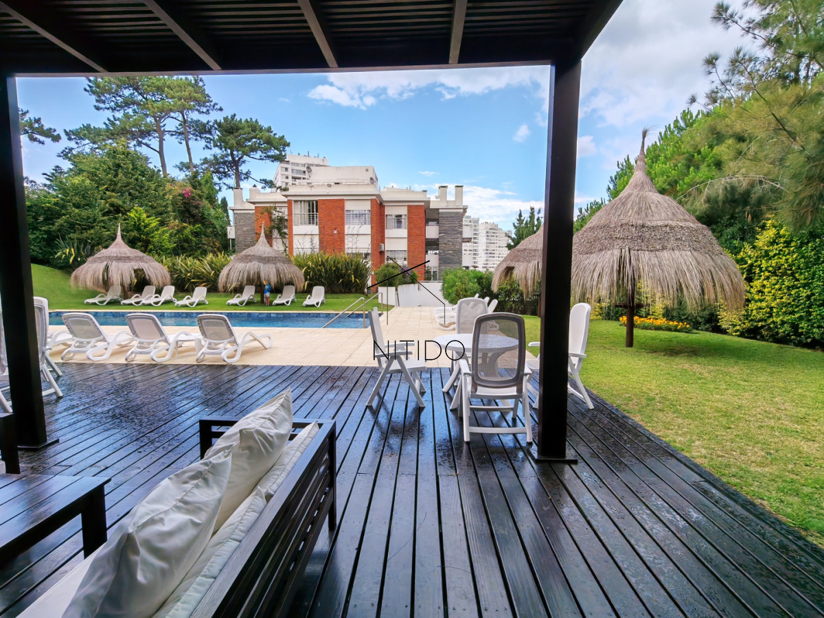 Apartamento ID.547 - Departamento de 3 dorm. playa mansa con Barbacoa propia.