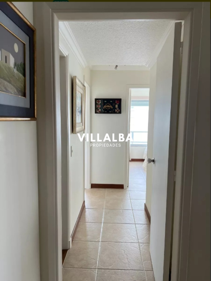 Apartamento ID.3192 - Excelente apartamento de 3 Dormitorios frente al mar, Playa Mansa 