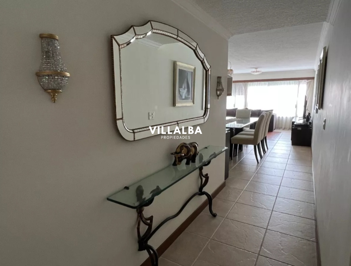 Apartamento ID.3192 - Excelente apartamento de 3 Dormitorios frente al mar, Playa Mansa 