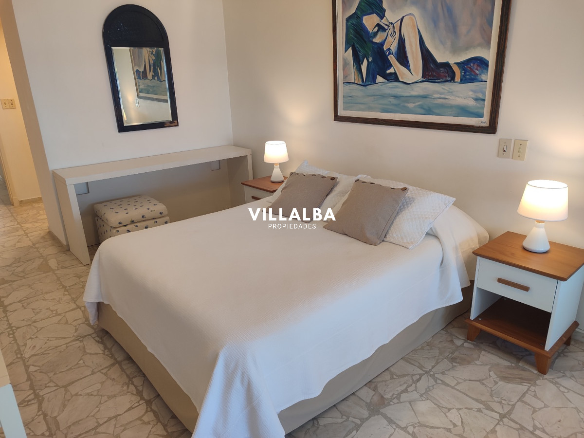 Apartamento ID.2878 - Playa Mansa. Frente al mar. 