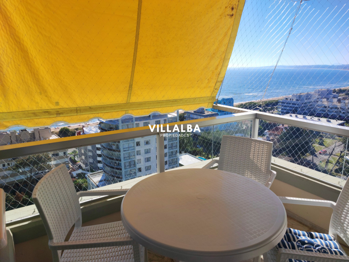 Apartamento ID.3884 - Playa Mansa. Frente al mar. 