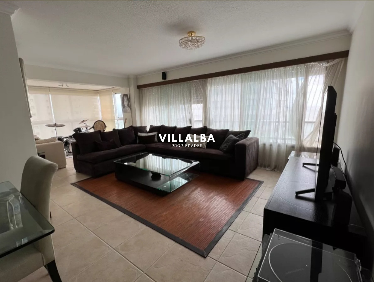 Apartamento ID.3192 - Excelente apartamento de 3 Dormitorios frente al mar, Playa Mansa 